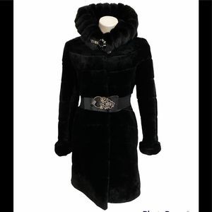 Beautiful, Elegant Real Mink Fur Coat